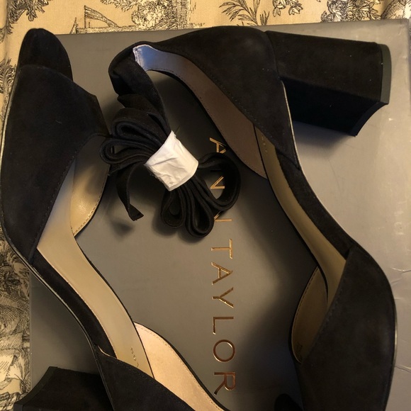 Ann Taylor Suede Block Heel Sandal Ankle Tie - Picture 4 of 7